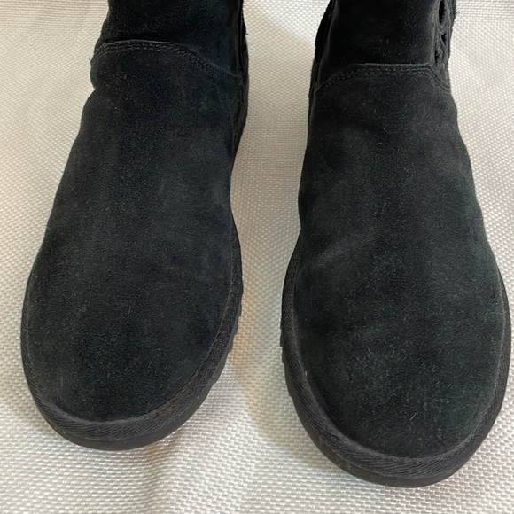 UGG Size 8 boots - Picture 4 of 7